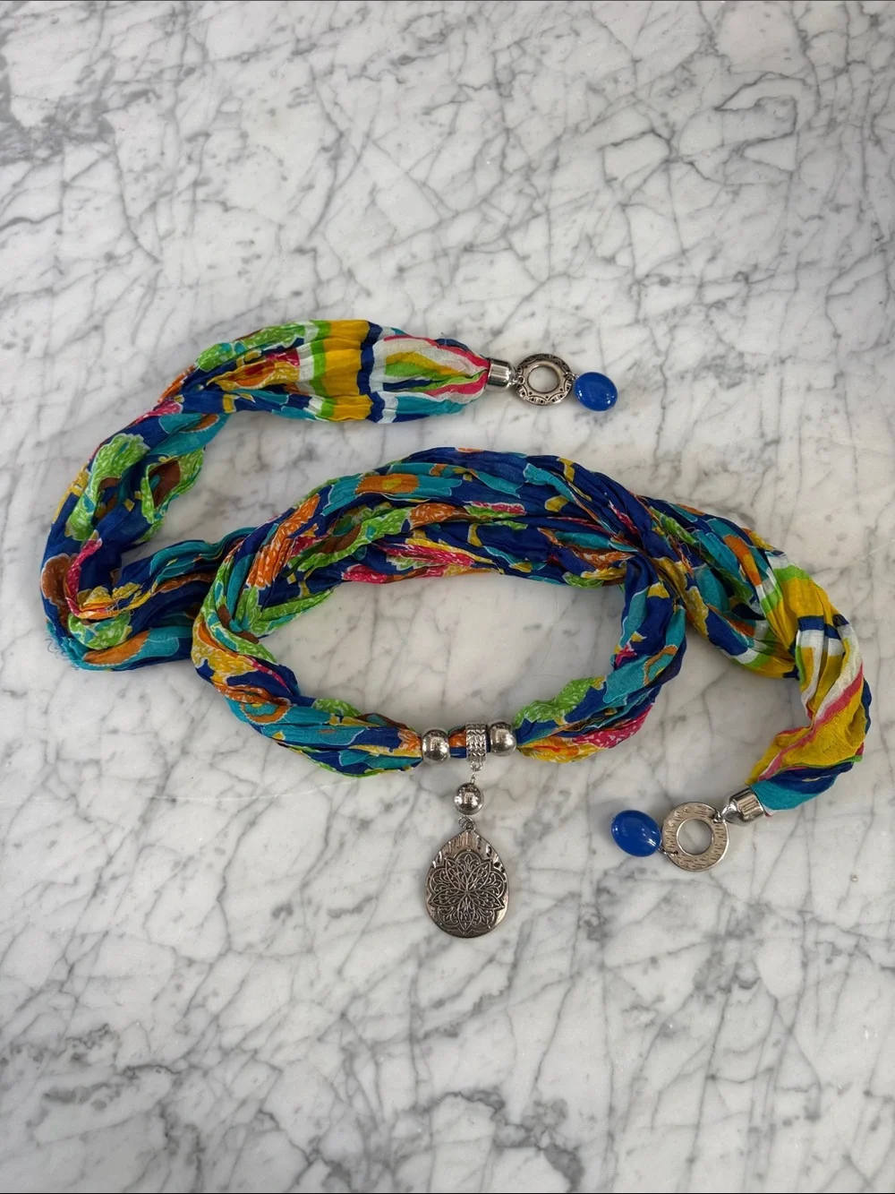 N/A vibrant multicolor